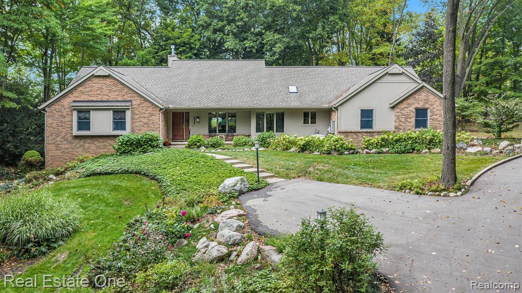 3125 N Tipsico Lake Road, Hartland, MI 48353 — Photo 37