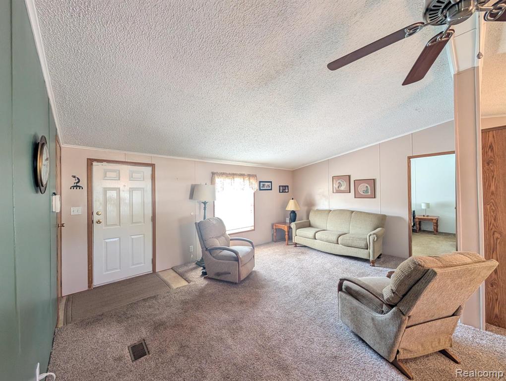 59 Foxpointe Court, Swartz Creek, MI 48473 — Photo 2