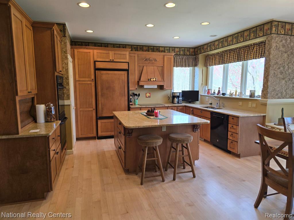 7125 MANOR Lane, Fowlerville, MI 48836 — Photo 11