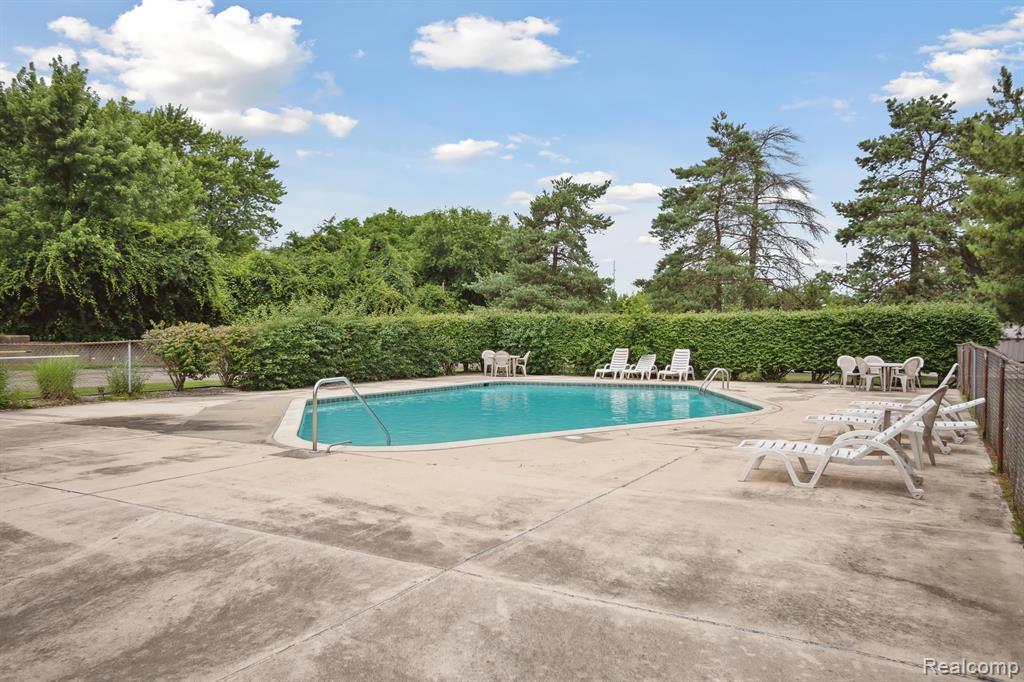 32013 W 12 MILE Road, 306, Farmington Hills, MI 48334 — Photo 37
