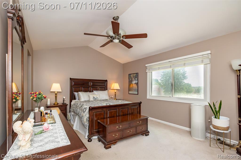 689 Woodfield Way, Rochester Hills, MI 48307 — Photo 24