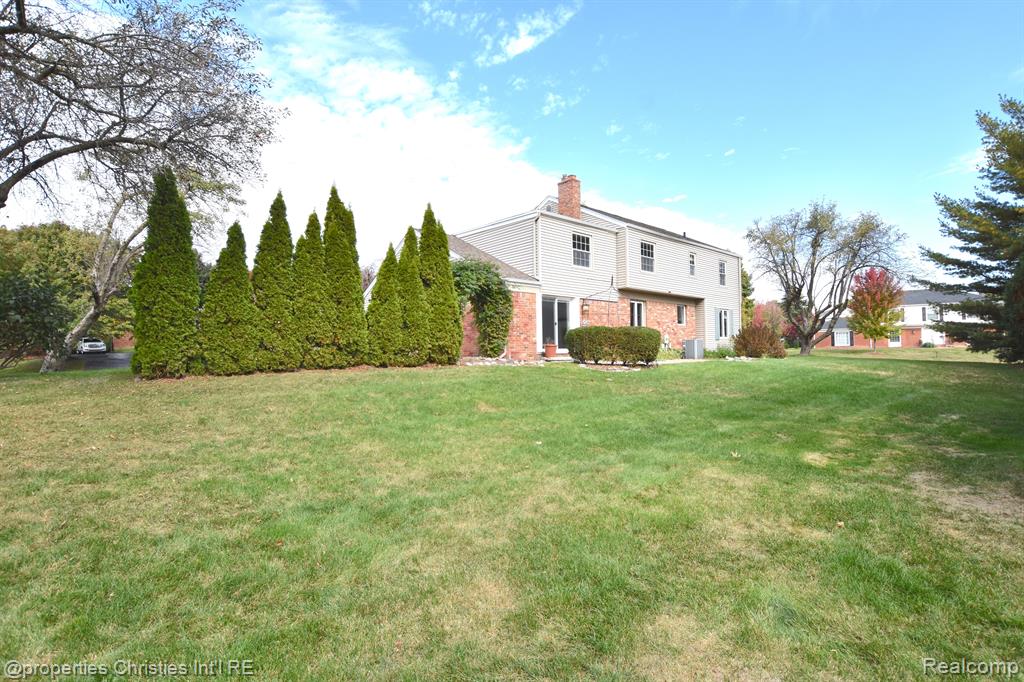 4217 COVERED BRIDGE Road, Bloomfield Hills, MI 48302 — Photo 38