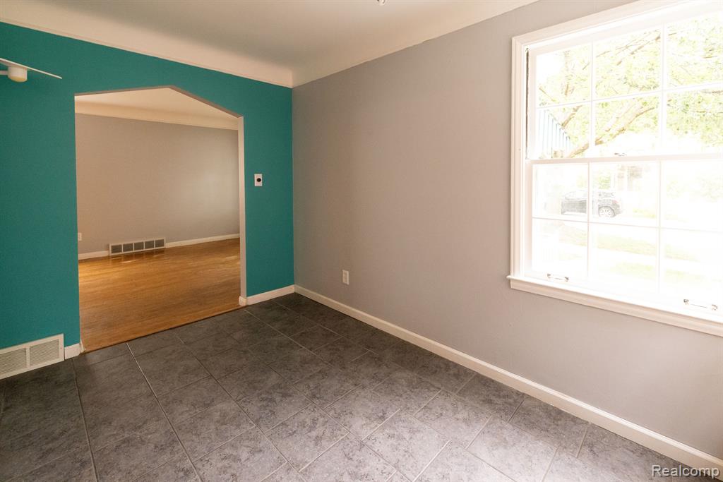 395 W CHESTERFIELD Street, Ferndale, MI 48220 — Photo 20