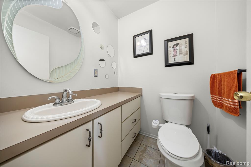 5274 E 14 Mile Road, Warren, MI 48092 — Photo 15