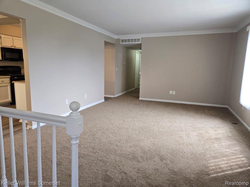 71 Meadow Wood Drive, Rochester Hills, MI 48307 — Photo 11