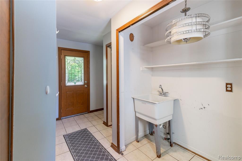 8027 Berkshire Drive, Grosse Ile, MI 48138 — Photo 16