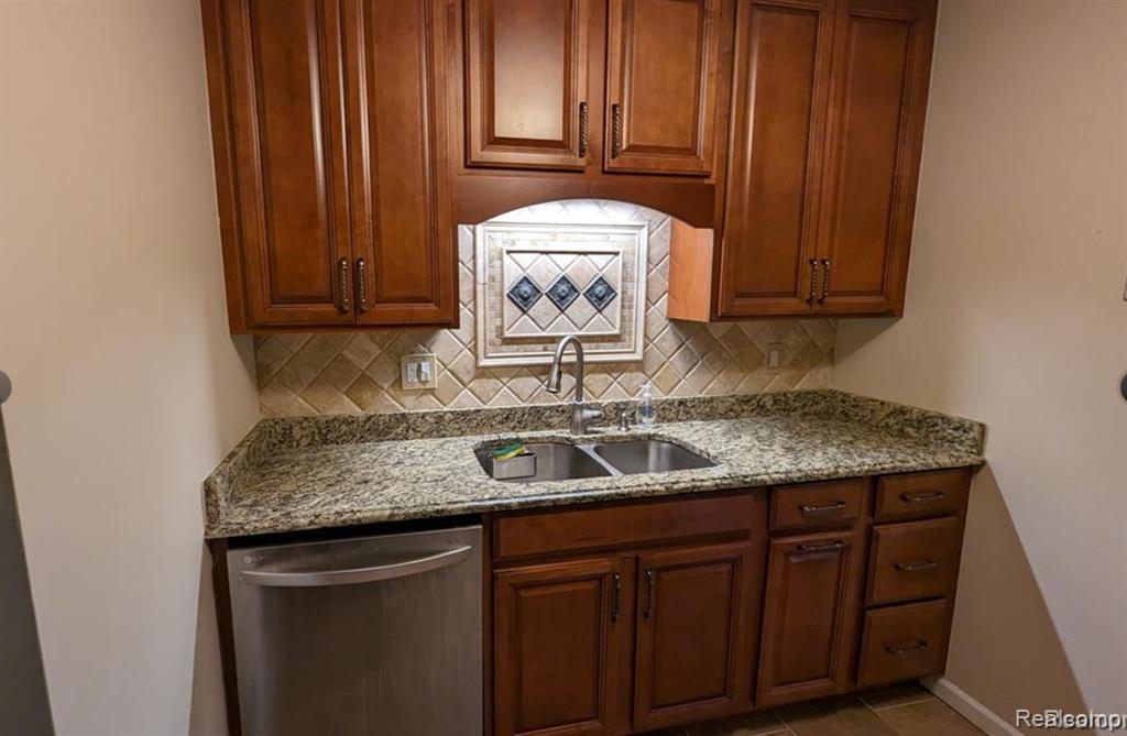 748 E Fox Hills Drive, Bloomfield, MI 48304 — Photo 6
