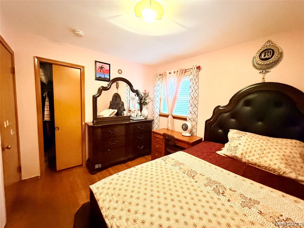 8152 Potomac, Center Line, MI 48015 — Photo 13