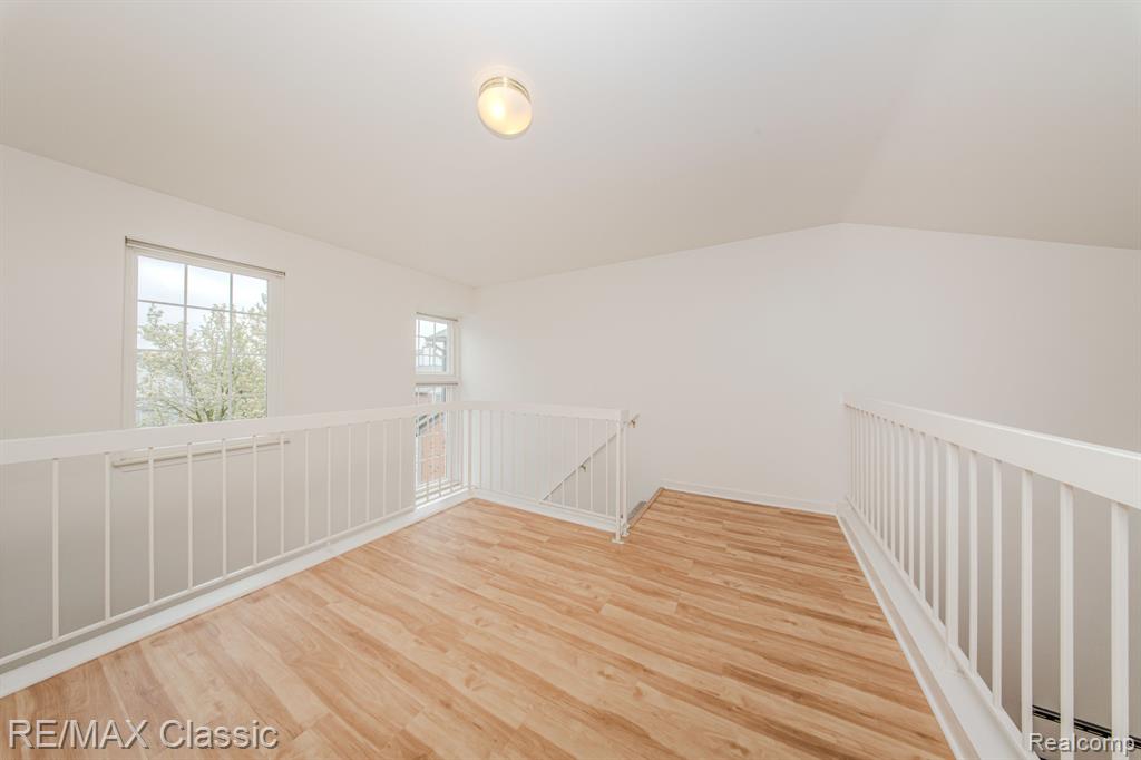 514 WINWOOD Circle, Walled Lake, MI 48390 — Photo 16