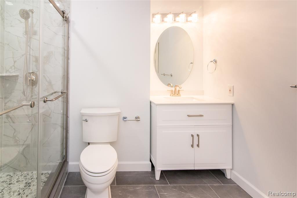 5587 Brompton Court, West Bloomfield, MI — Photo 22