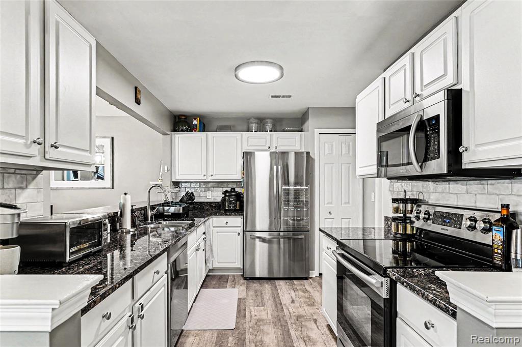16440 Dominion Drive, Macomb, MI 48044 — Photo 12