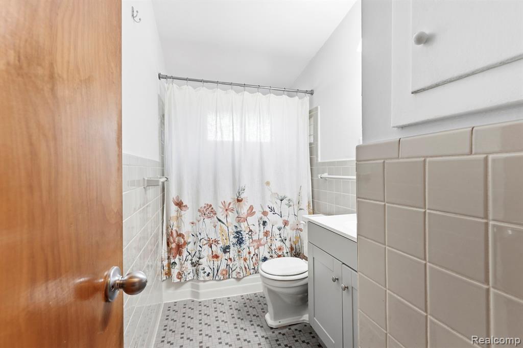 9971 Hartel Court, Livonia, MI 48150 — Photo 17