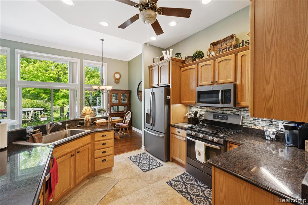 10172 Clarkshire Court, South Lyon, MI 48178 — Photo 15