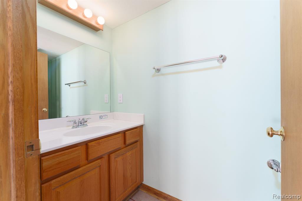 1052 E DEXTER Trail, Dansville, MI 48819 — Photo 36