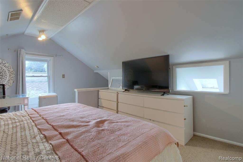 702 Royal Avenue, Royal Oak, MI 48073 — Photo 16