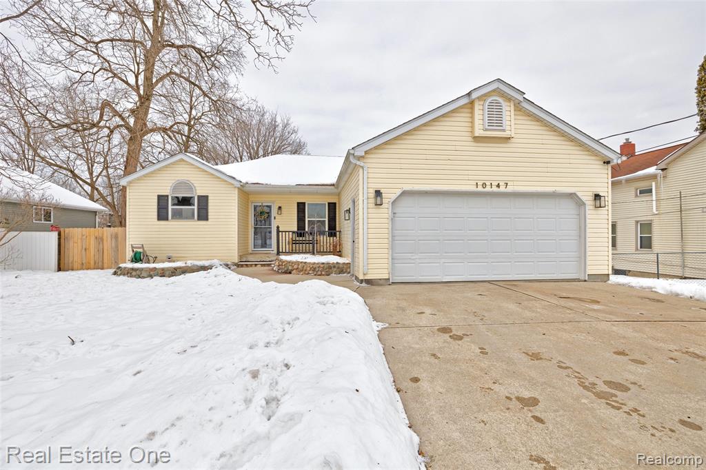 10147 Erie Street, Goodrich Vlg, MI — front exterior