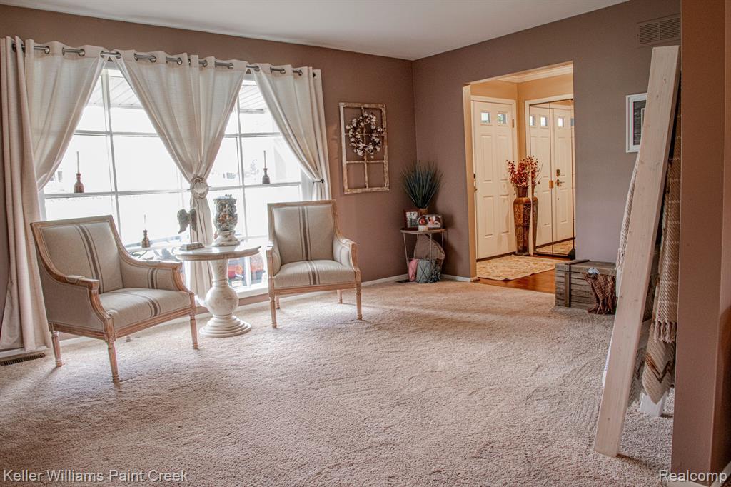 401 PINEHURST Drive, Rochester Hills, MI 48309 — Photo 5