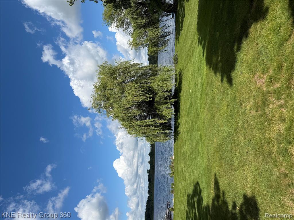 1525 Shoreline Drive, Hartland, MI 48353 — Photo 3