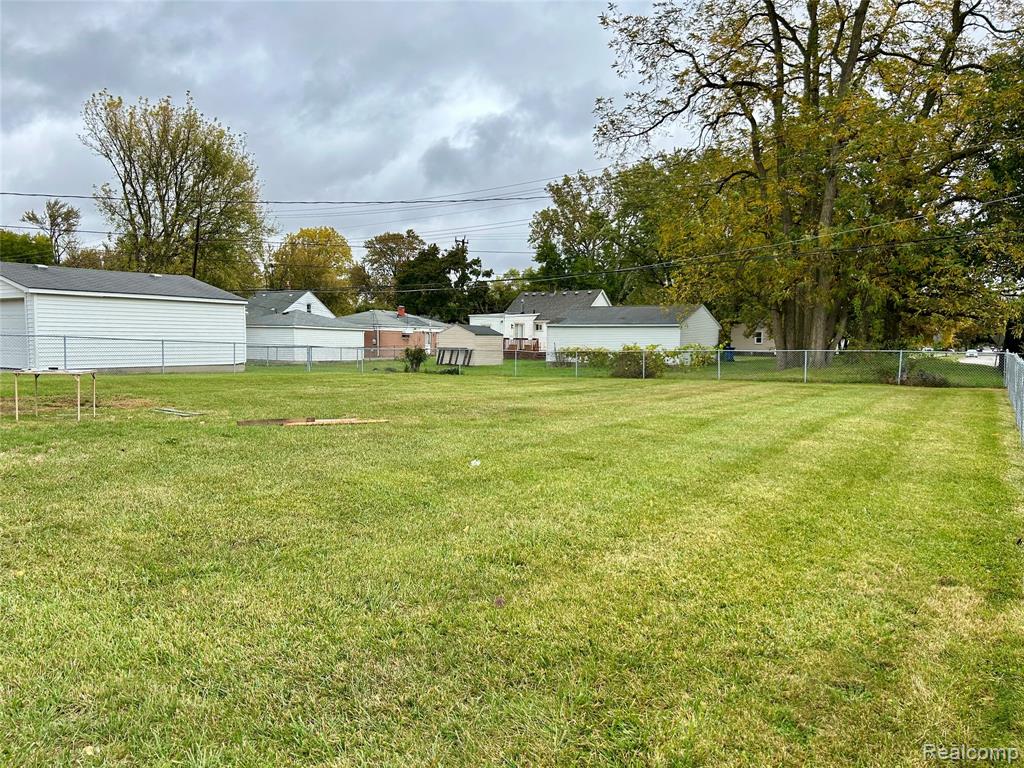 4863 Glenis Street, Dearborn Heights, MI 48125 — Photo 10