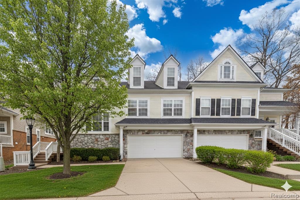 638 W Bluff Court, 31, Rochester Hills, MI 48307 — front exterior