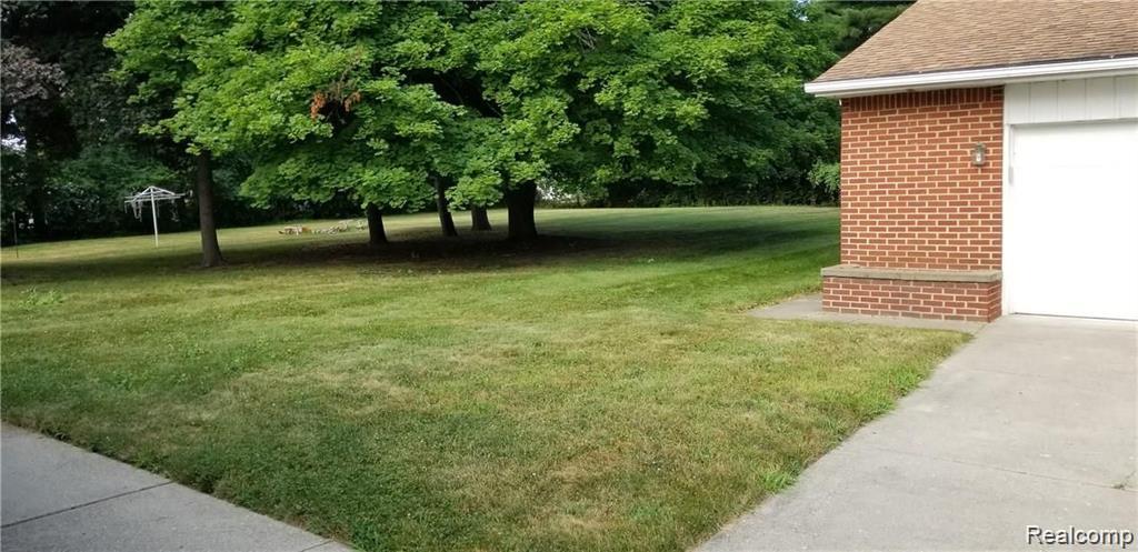 6119 ROCHESTER Road, Troy, MI 48085 — Photo 3