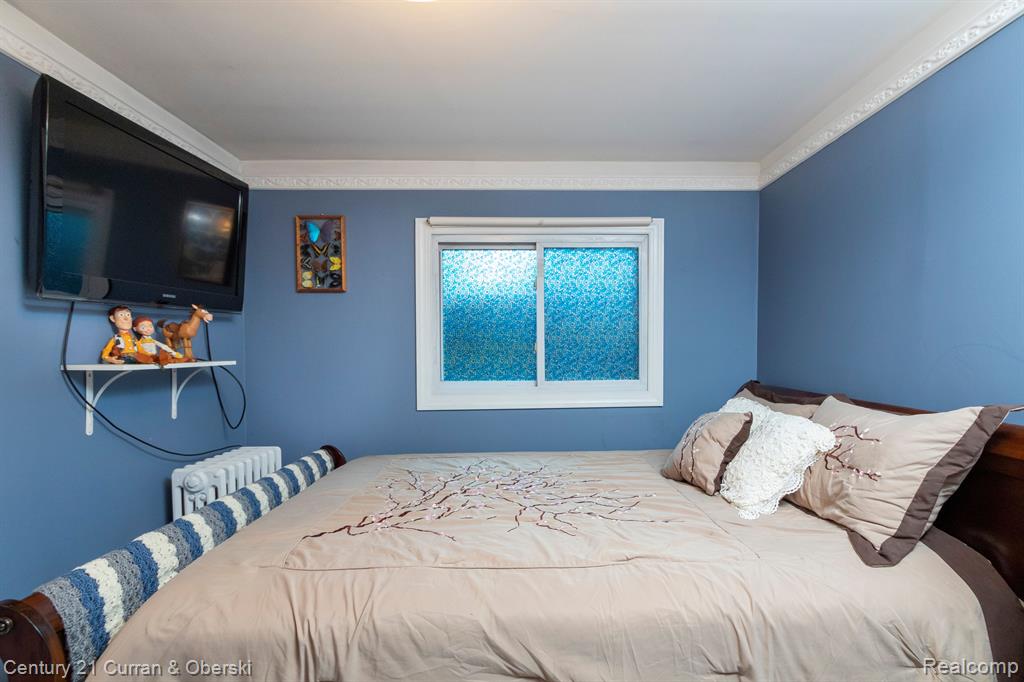 4417 BEDFORD Street, Dearborn Heights, MI 48125 — Photo 11