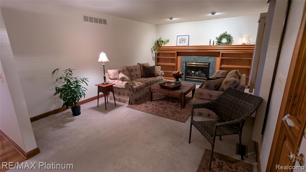 4066 W Knoll, Milford, MI 48380 — Photo 12