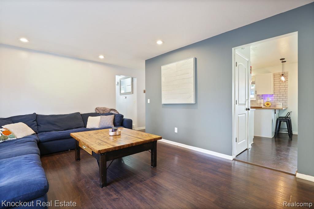 6123 King Arthur Drive, Swartz Creek, MI 48473 — Photo 12