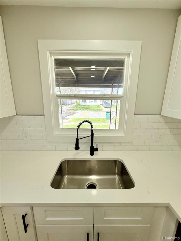 828 E Elza Avenue, Hazel Park, MI 48030 — Photo 13