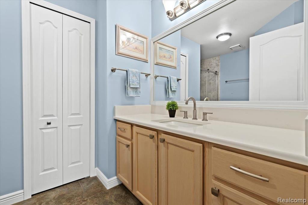 2597 MAPLE FOREST Court, Wixom, MI 48393 — Photo 14