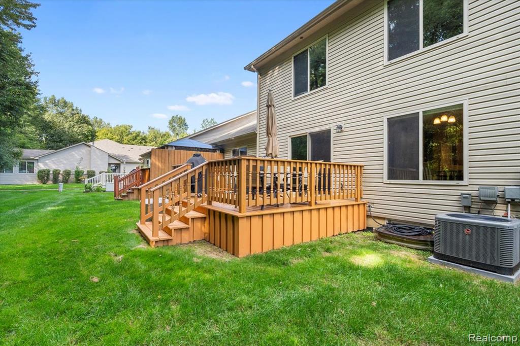 17452 Ava Court, New Boston, MI 48164 — Photo 27