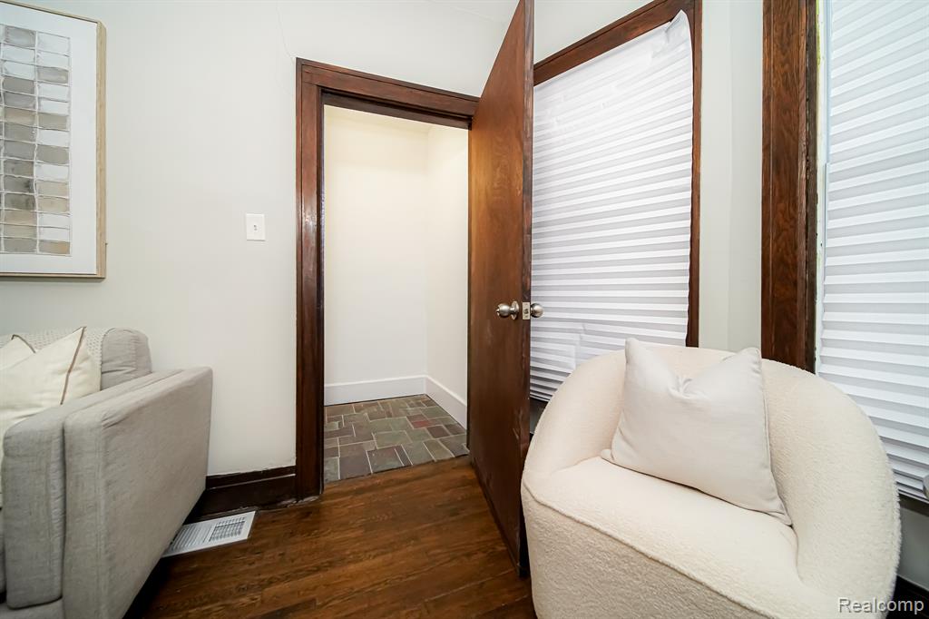 709 Ashland Street, Detroit, MI 48215 — Photo 14