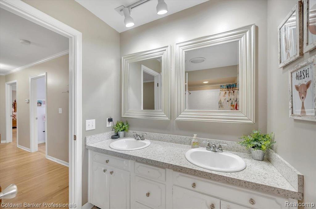 5082 BIRCH TREE Court, Grand Blanc, MI 48439 — Photo 26