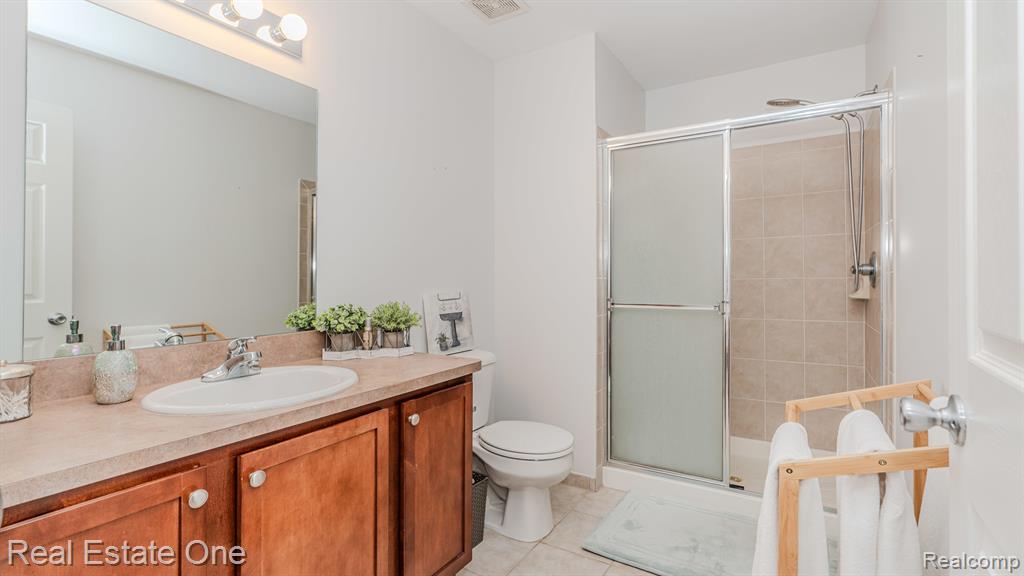 28209 Oakmonte Circle E, 60, New Hudson, MI 48165 — Photo 32