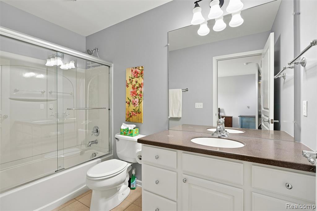 49894 Bloomsbury Lane, Macomb, MI 48044 — Photo 53
