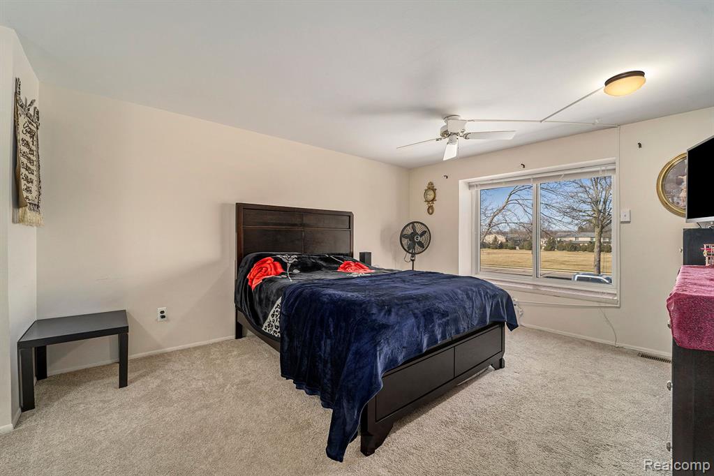 29972 CITY CENTER Drive, 3, Warren, MI 48093 — Photo 14