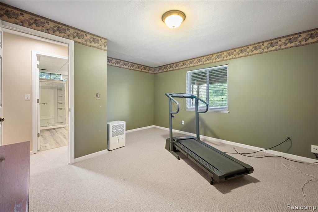 2460 Fenton Creek Lane, Fenton, MI 48430 — Photo 31