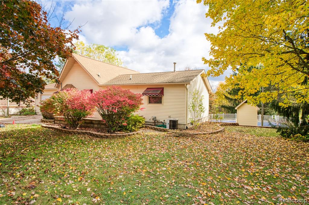 680 S 680 s hacker Road, Brighton, MI 48114 — Photo 14
