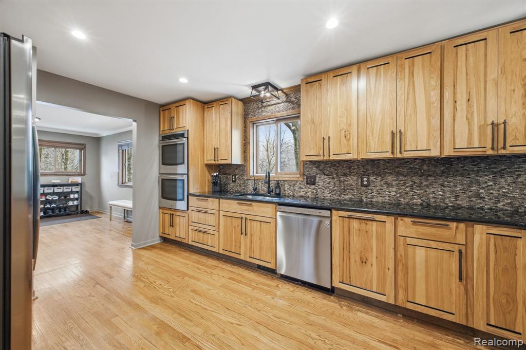9115 Pine Hill Trail, Fenton, MI 48430 — Photo 16