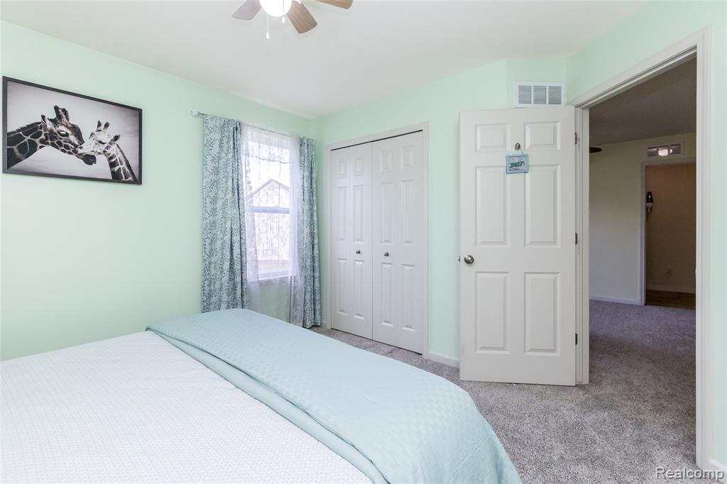 51224 Luke Lane, Novi, MI — Photo 36