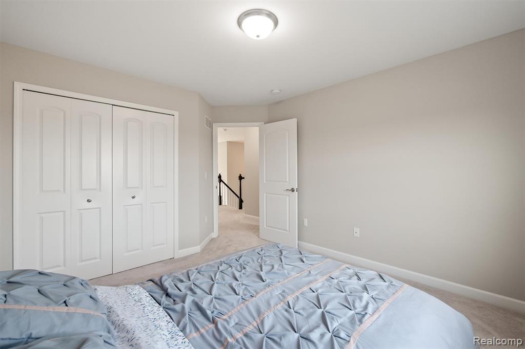 4882 E Stonegate Circle, Lake Orion, MI — Photo 32