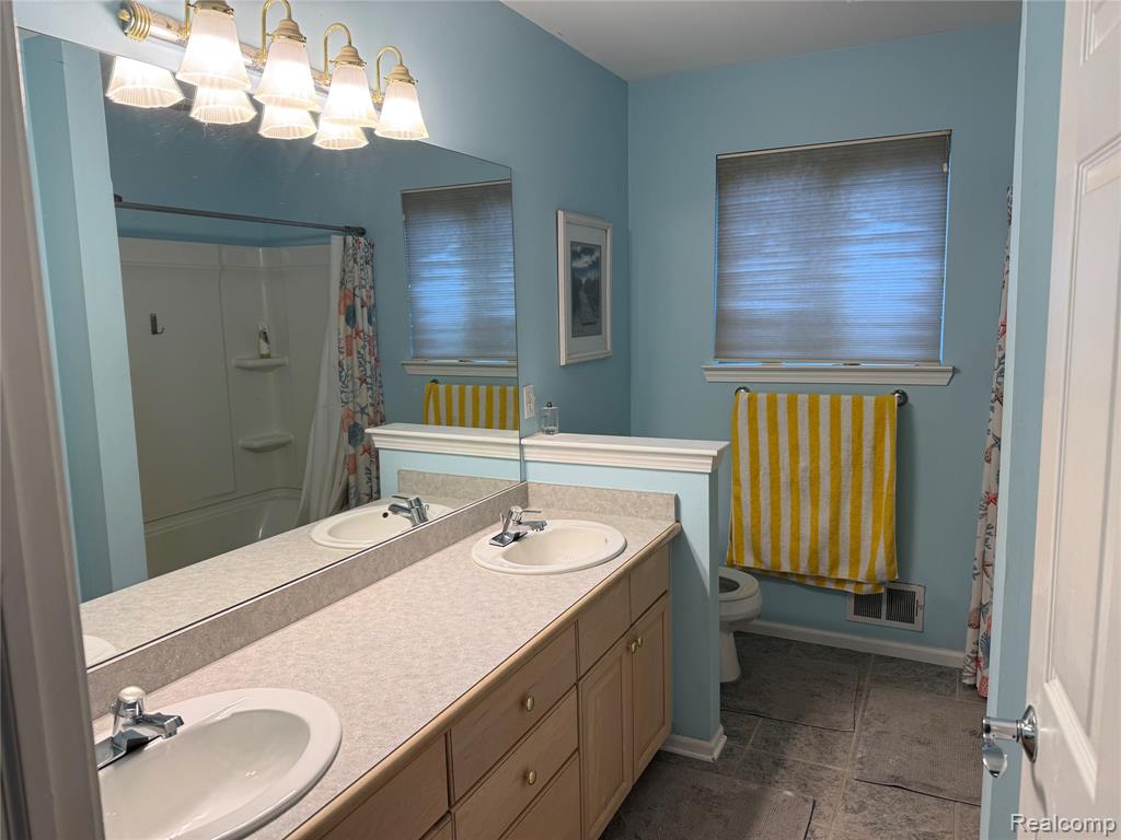8318 Mill Pointe Court, Goodrich Vlg, MI — Photo 27