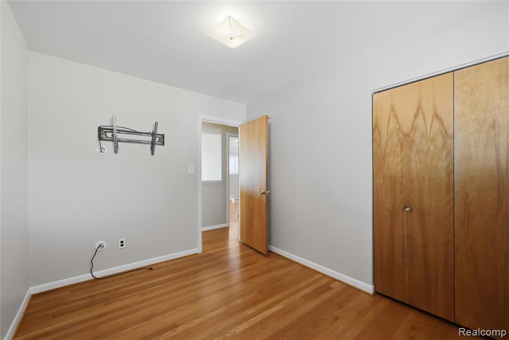 348 Sonia Avenue, Madison Heights, MI 48071 — Photo 13