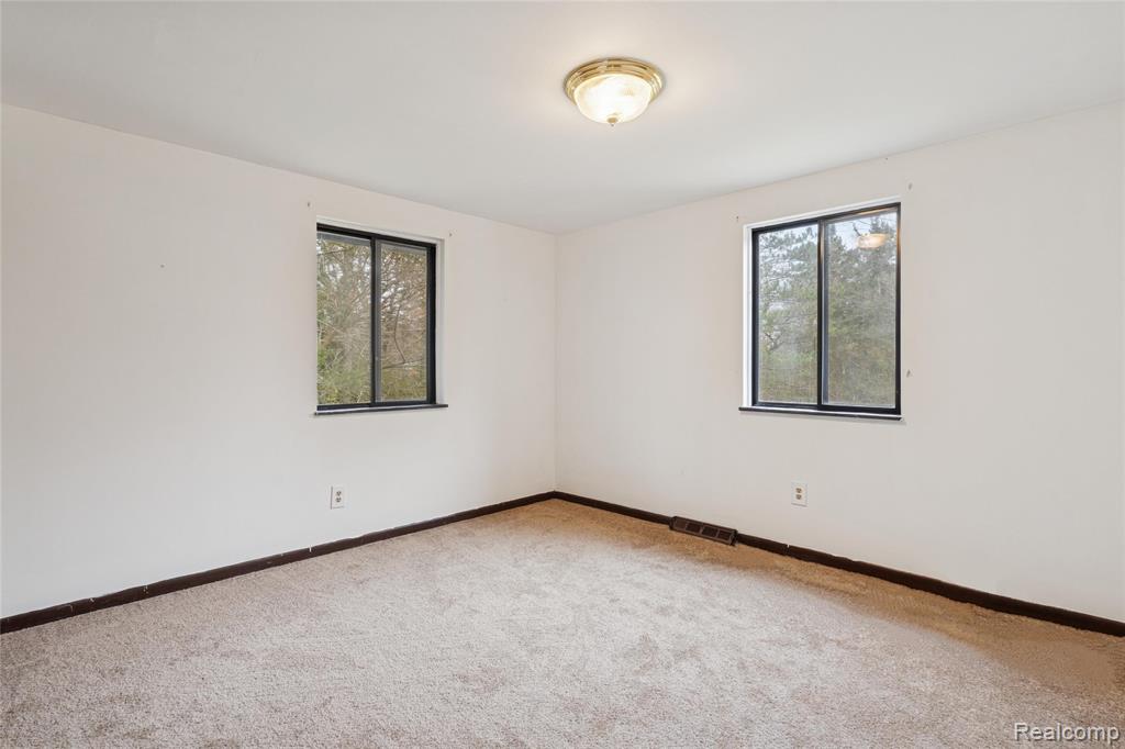 6570 Perryville Road, Holly, MI 48442 — Photo 37