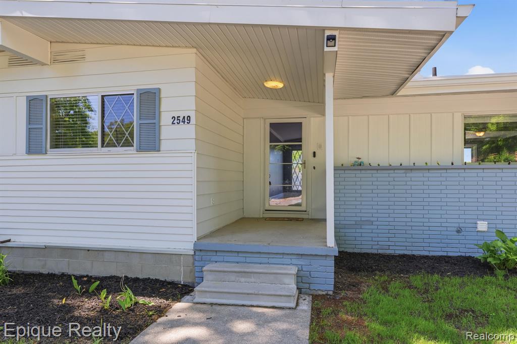 2549 Riverwood Drive, Port Huron, MI 48060 — Photo 2