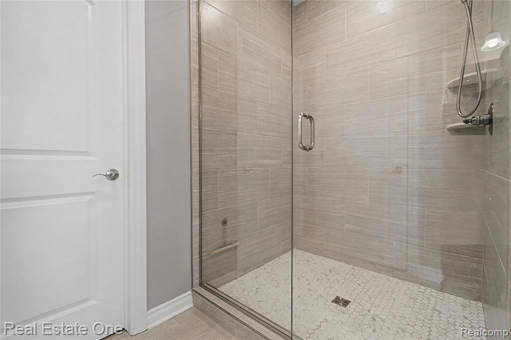 8370 Grist Mill Drive, Fenton, MI 48430 — Photo 35
