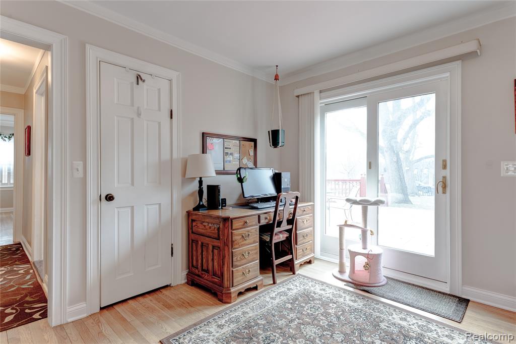 723 Globe Road, Waterford, MI 48328 — Photo 15