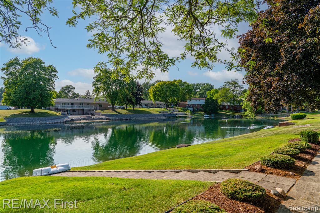 54815 FRANKLIN Drive, Shelby Twp, MI 48316 — Photo 5
