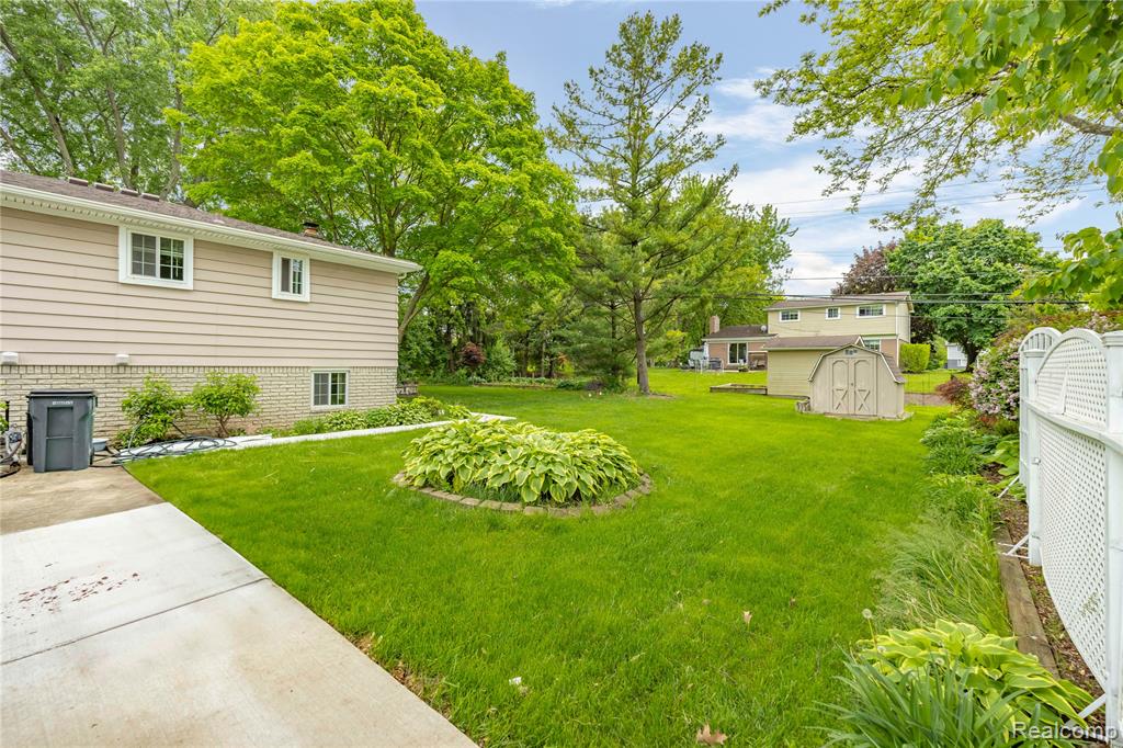 4118 CHERRYWOOD Drive, Troy, MI 48098 — Photo 34