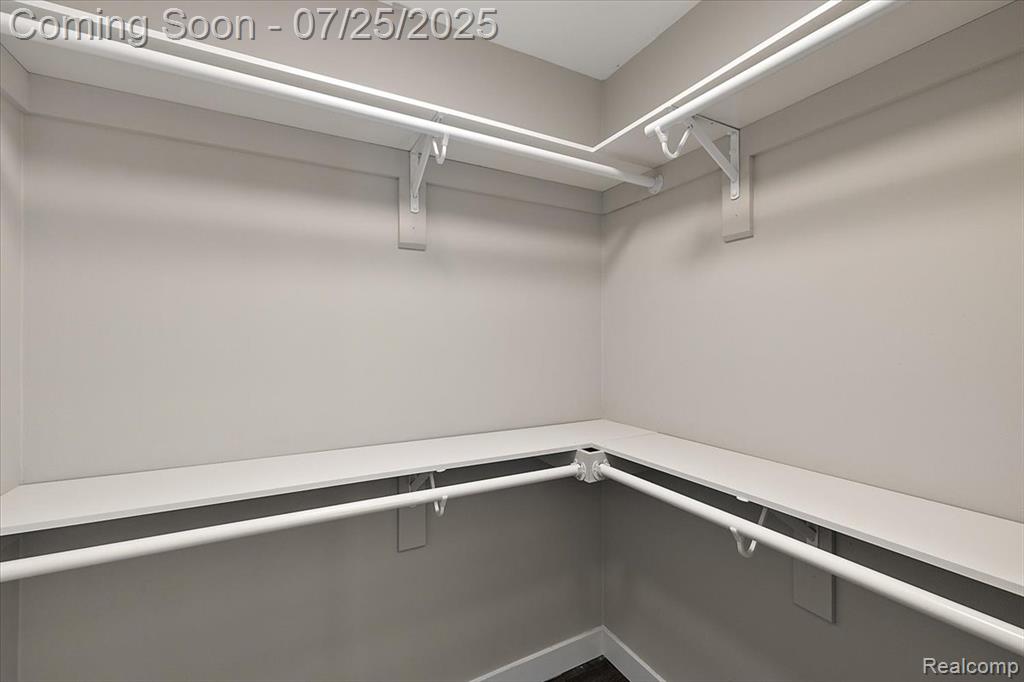 39869 Village Wood Lane, Novi, MI — Photo 32
